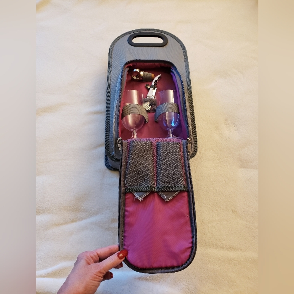 Insulated 2 Wine Bottle Carry Travel Case Plastic Glasses Wine Opener Set